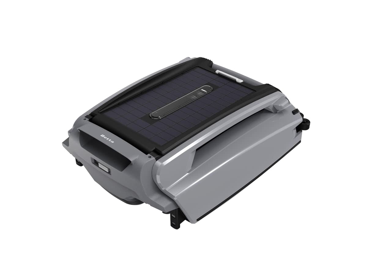 Betta SE Plus solar robotic pool surface skimmer